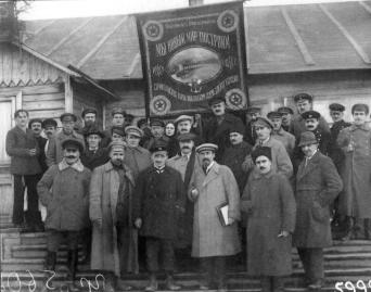 Председатель Совнаркома А.И.Рыков и Г.О.Графтио с руководством Ленинградской области на Волховстрое. Фото 1920-х