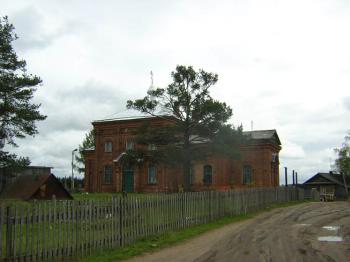 Городской поселок Ефимовский. Церковь Илии Пророка