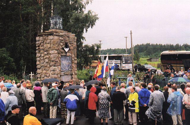 Поселок Запорожское. Открытие после реставрации памятника крестьянам деревни Метсяпиртти