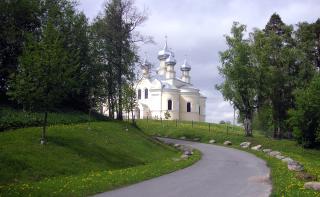 Церковь Успения Пресвятой Богородицы в селе Лезье