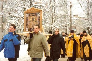 Церковь Святителя Николая Чудотворца в деревне Ям-Ижора. Крестный ход с храмовой иконой