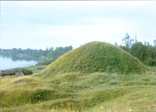 Курган на берегу Волхова  в Старой Ладоге