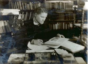 Л.А.Казутова. Фото 1947